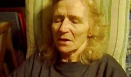 Po filmiki xxx darmowe prostu i nieśmiała dziewczyna