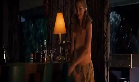 Na zewnątrz miękki, słodki biodra brązowe darmowe filmy xxx na telefon włosy ludzie...
